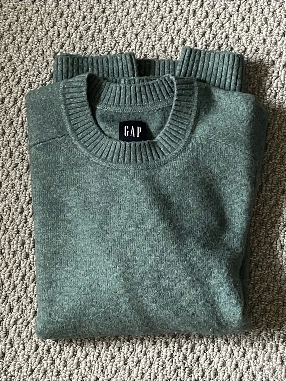 GAP recycled shaggy crewneck sweater, size small, good condition!